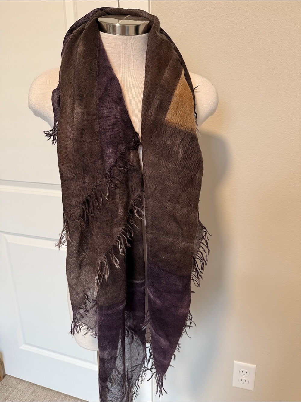 FALIERO SARTI - Silk & Cashmere Scarf or Shawl in deep purple and brown tones - Picture 5 of 7